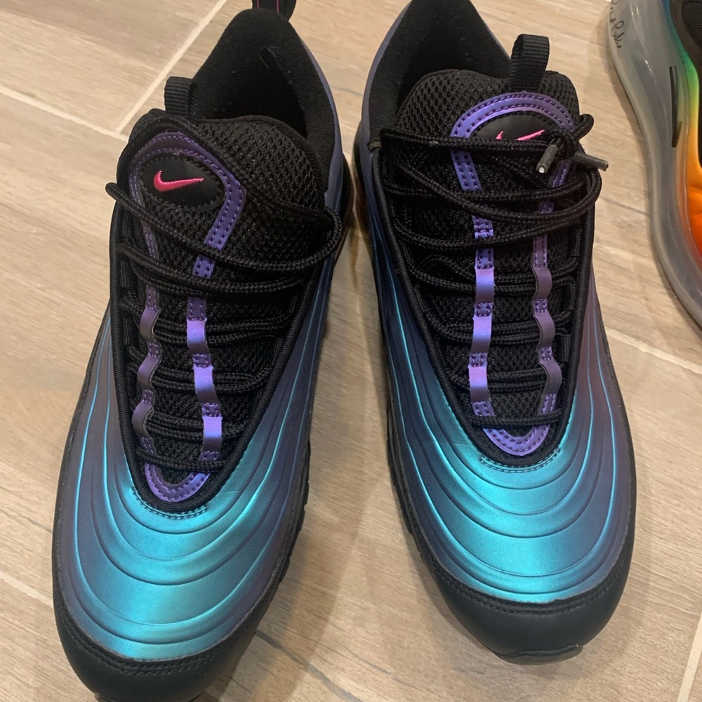 Men’s 9.5 Nike sneaker